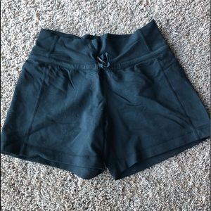 lulu lemon spandex material tie short!🖤🎉